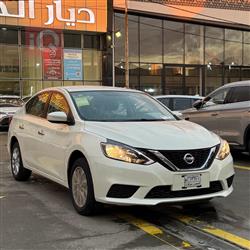 نيسان سيلفي